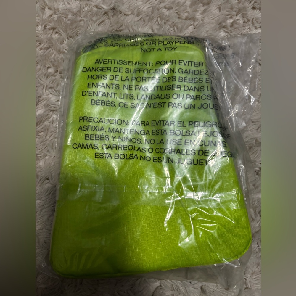 Vera Bradley Lime Green Lunch Bag - NWT - Picture 6 of 7